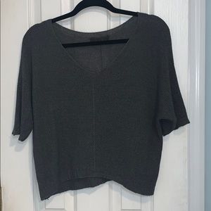 Short sleeve sweater